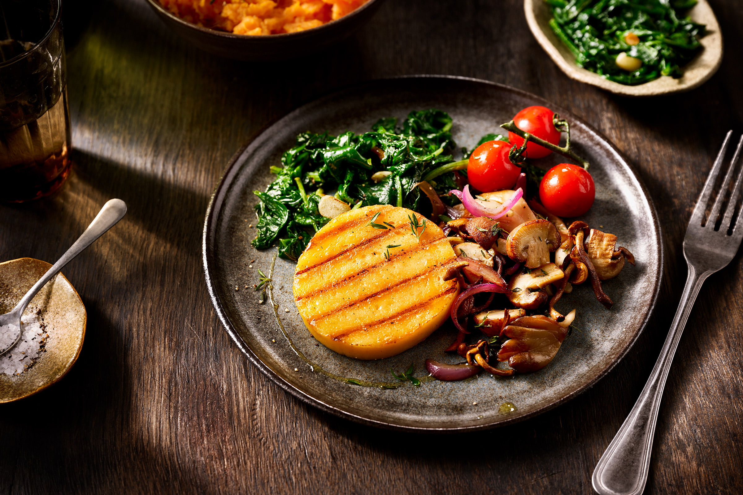 Tasty grill with spinach, mushrooms and sweet potato puree